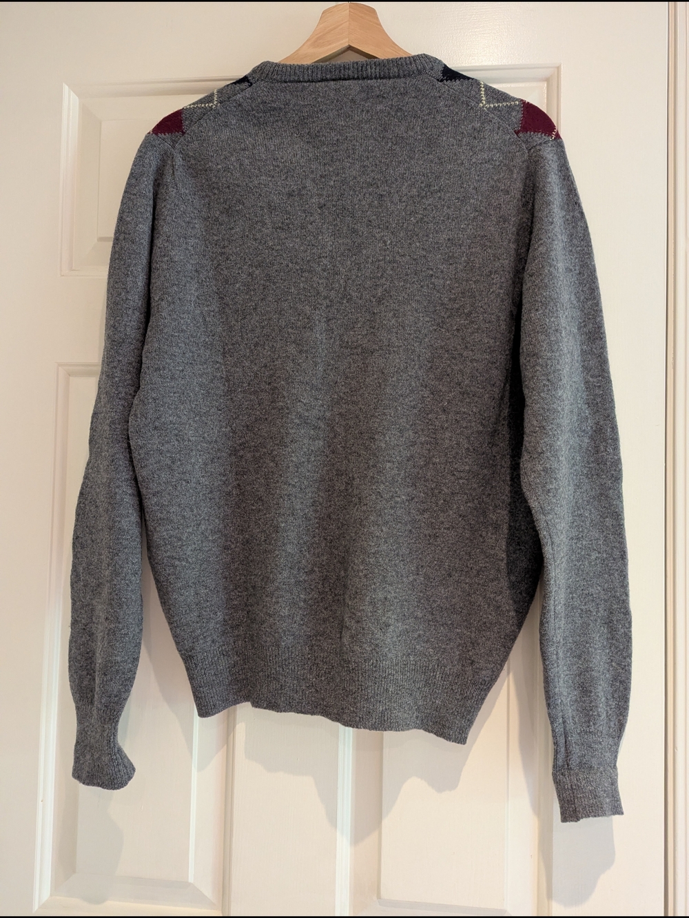 Gray Argyle V-Neck Sweater Burgundy Black Diamonds 100% Wool Preppy 90s Grunge - Picture 9 of 10